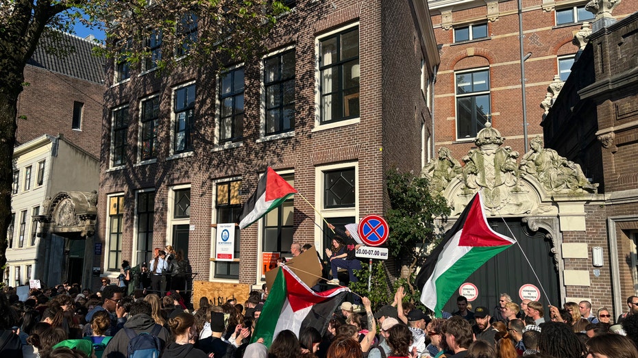 警方再次在阿姆斯特丹大學破壞親巴勒斯坦活動家的抗議