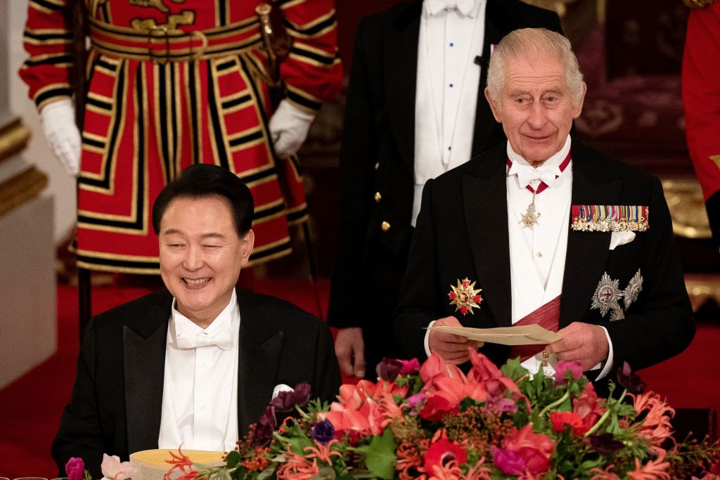 英国国王查尔斯三世在韩国国宴上的重要时刻