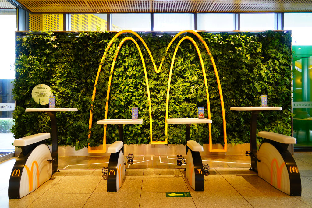 麦当劳将在美国试点新的咖啡店式连锁“CosMc’s”