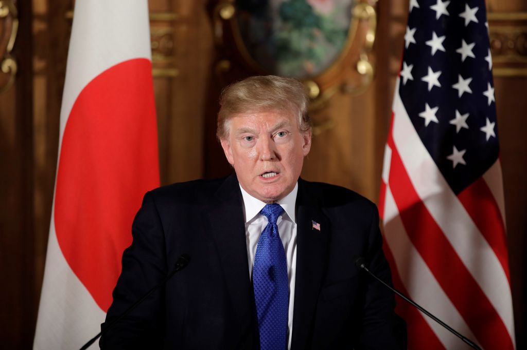 美国总统特朗普在东京会见日本首相安倍晋三