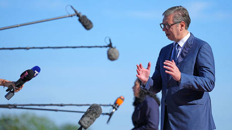 塞爾維亞領導人承諾對抗議活動採取「果斷行動」