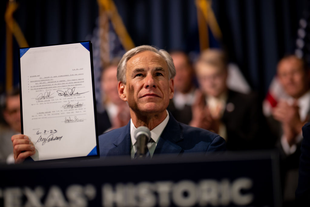 Texas Gouverneur Abbott hält Unterzeichnung eines Gesetzes zur Grenzssicherheit im Texas Capitol Building ab