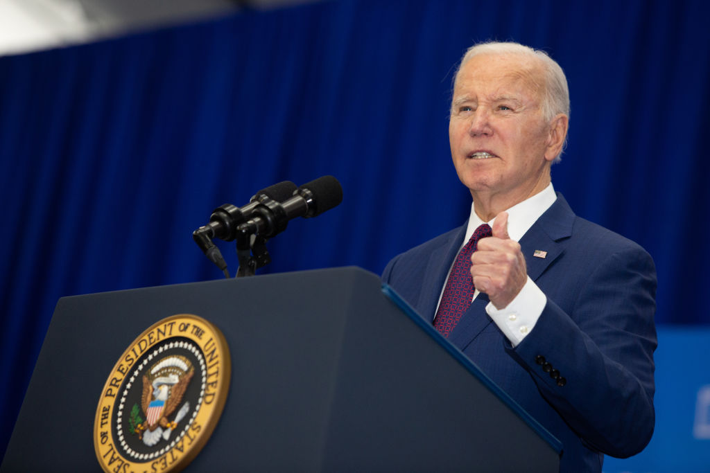 Präsident Biden spricht über Kostensenkungen