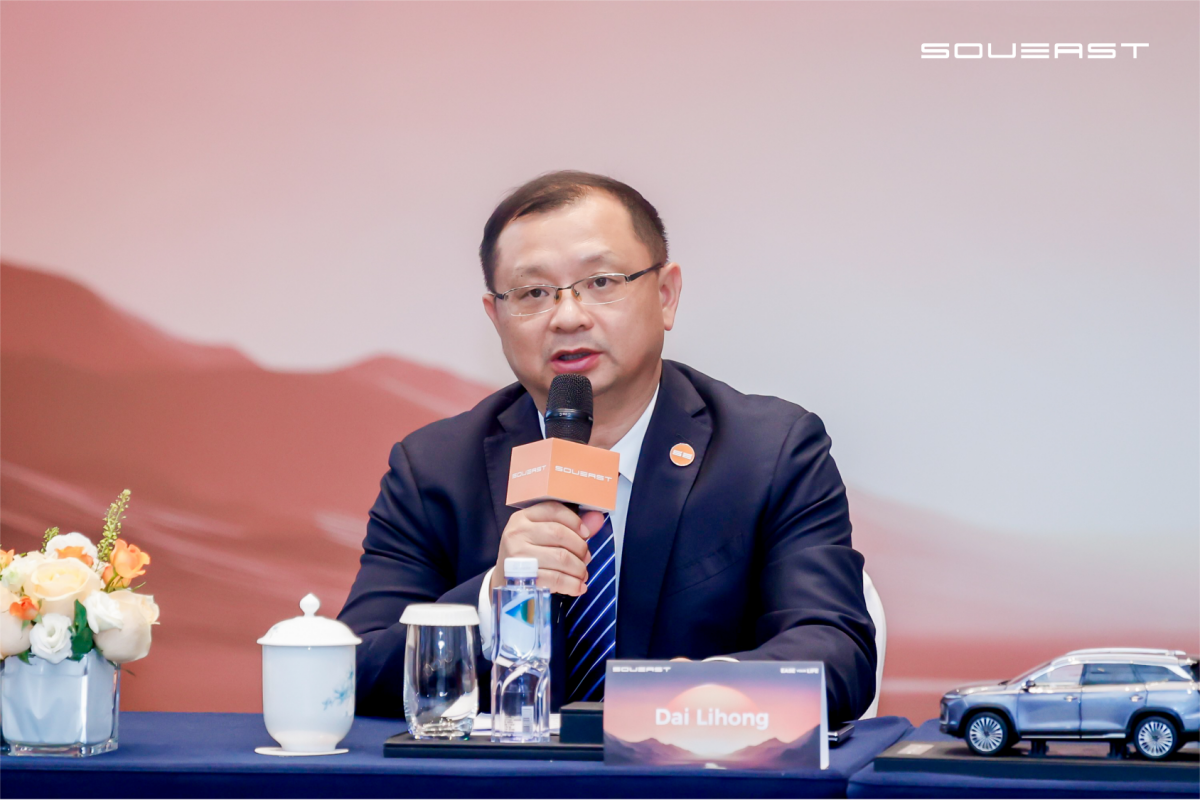 Image 3: SOUEAST Executives — Mr. Lihong Dai during the interview.png