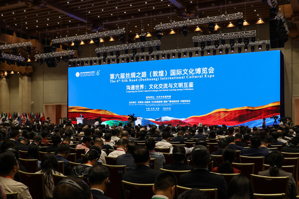 Silk Road Dunhuang Internasional Expo Keenam dibuka pada 6 September di Provinsi Gansu bagian barat laut China. Acara selama dua hari ini menarik lebih dari 1.200 tamu dari lebih dari 50 negara, wilayah dan organisasi internasional, menurut penyelenggara.
