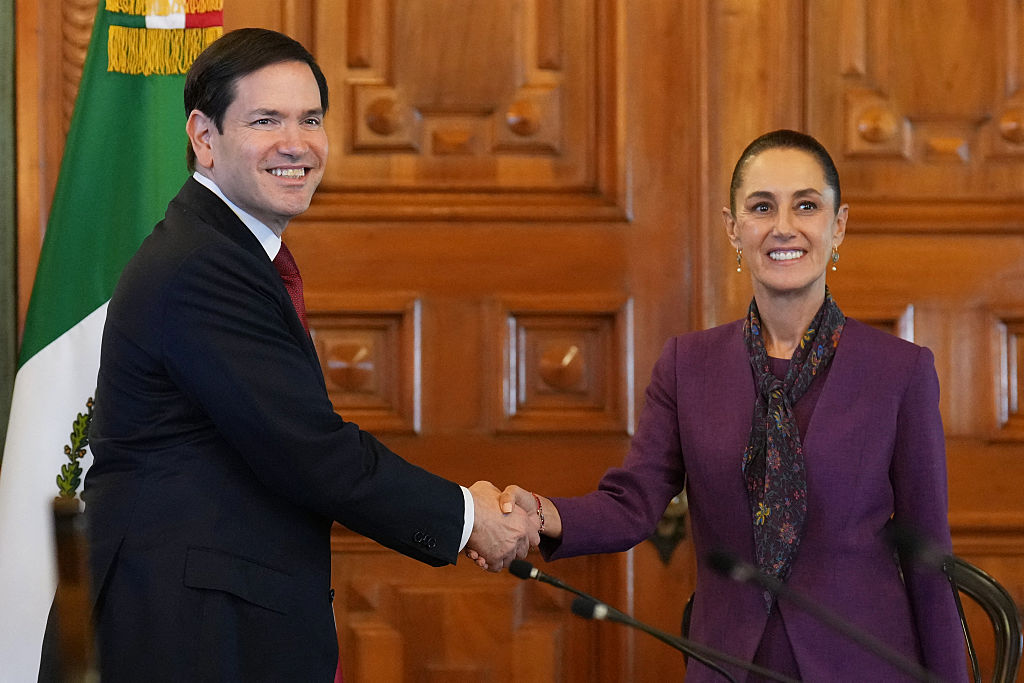 TOPSHOT-MEXICO-US-DIPLOMACY