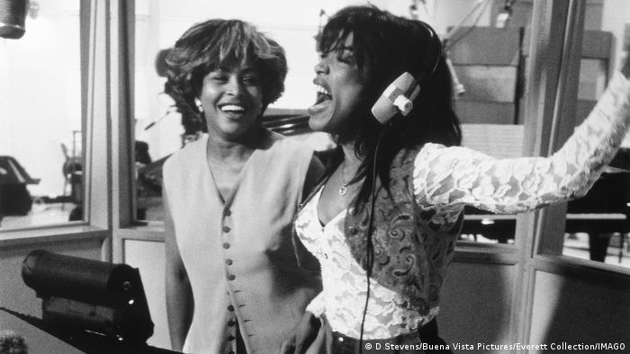Tina Turner und Angela Bassett 