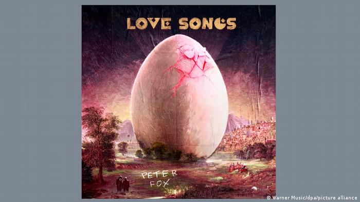 Albumcover - Love Songs von Peter Fox, ein riesiges Ei liegt in einer klassisch gemalten Landschaft, das Ei hat Risse.
