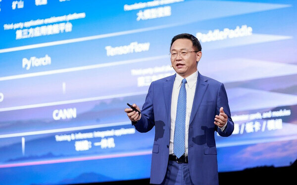 David Wang delivering the keynote