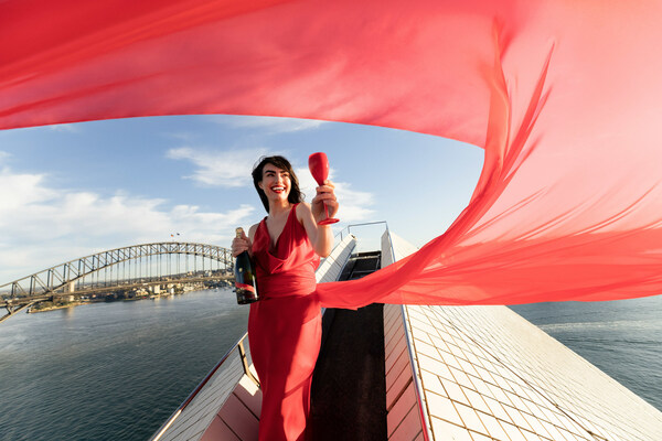 G.H.Mumm Toast The House - Isabella Manfredi_Sydney Opera House_credit_Daniel Boud