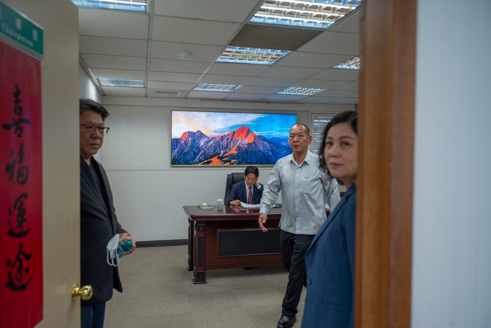 William Lai Ching-te, Taiwan's presidential candidate from the ruling Democratic Progressive Party (DPP), poses for photographs at the DPP headquarters in Taipei on 24 October, 2023.