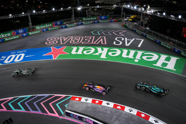 Martin Garrix closes the Heineken Silver Las Vegas Grand Prix