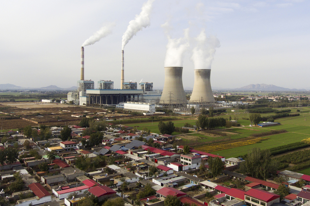 Guohua Power Station, isang coal-fired power plant, ay nag-ooperate sa Dingzhou, Baoding, sa hilagang probinsya ng Hebei sa China, Nob. 10, 2023.