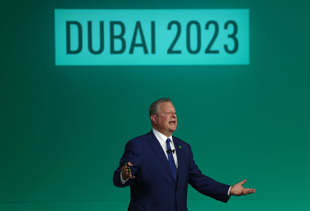 Nagsasalita si Al Gore, environmentalist at dating bise presidente ng Estados Unidos, sa UNFCCC COP28 Climate Conference noong Disyembre 3, 2023 sa Dubai, United Arab Emirates.