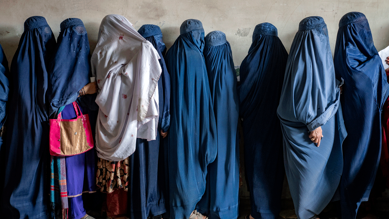 Die meisten Mitglieder des UN-Sicherheitsrates fordern, dass die Taliban Dekrete aufheben, die Frauen und Mädchen stark unterdrücken