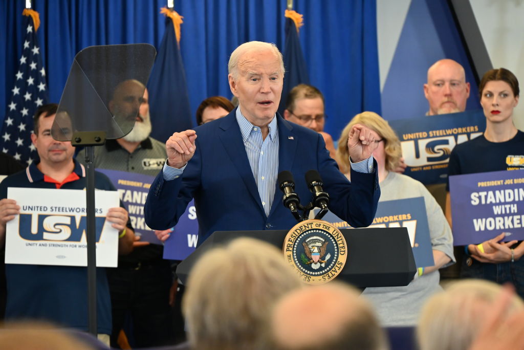 Tổng thống Mỹ Joe Biden phát biểu về đề xuất áp thuế lên thép Trung Quốc tại Trụ sở Công đoàn Lao động Thép Hoa Kỳ ở Pittsburgh, Pa., Hoa Kỳ vào ngày 17 tháng 4 năm 2024.