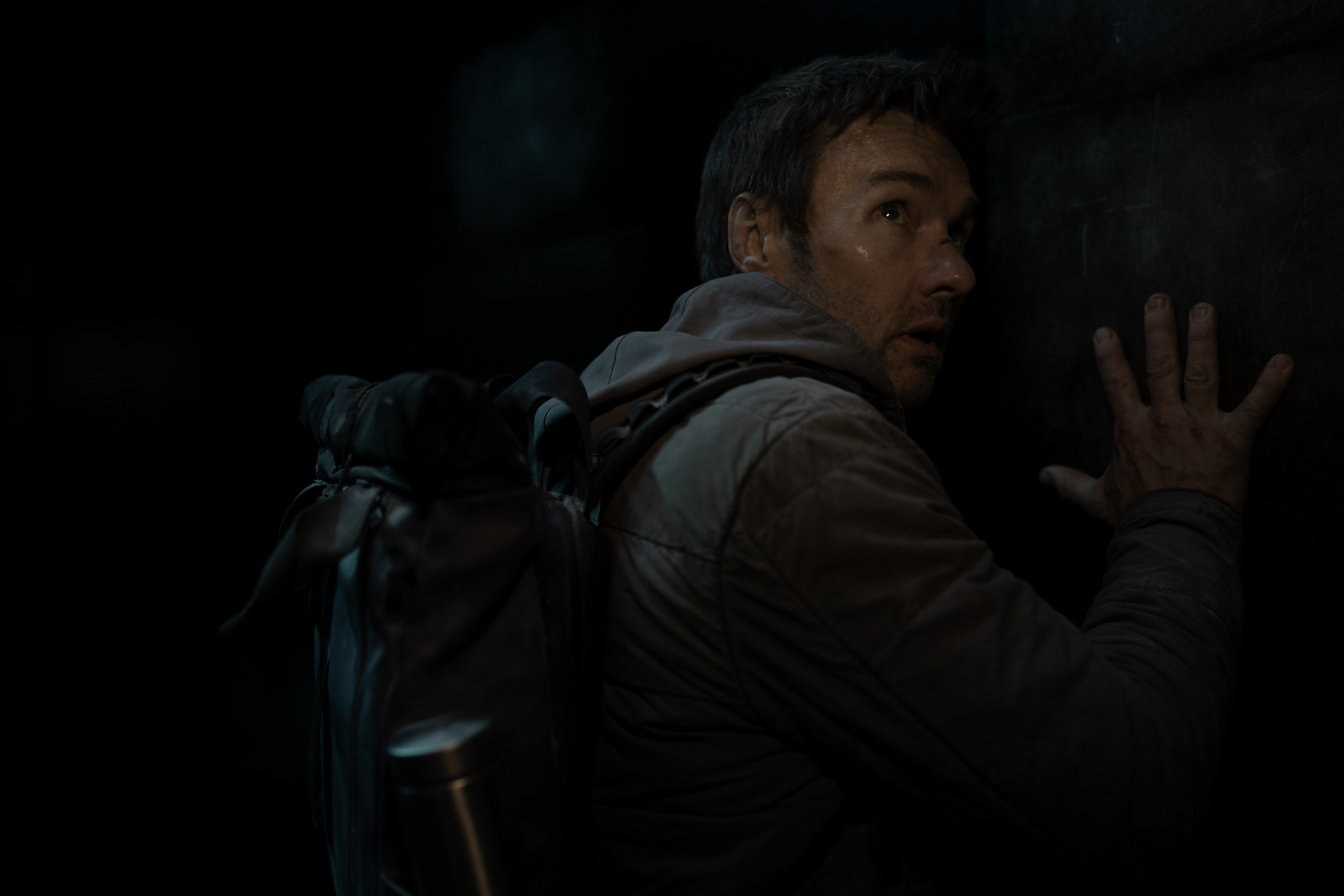 Joel Edgerton trong vai Jason Dessen trong Dark Matter