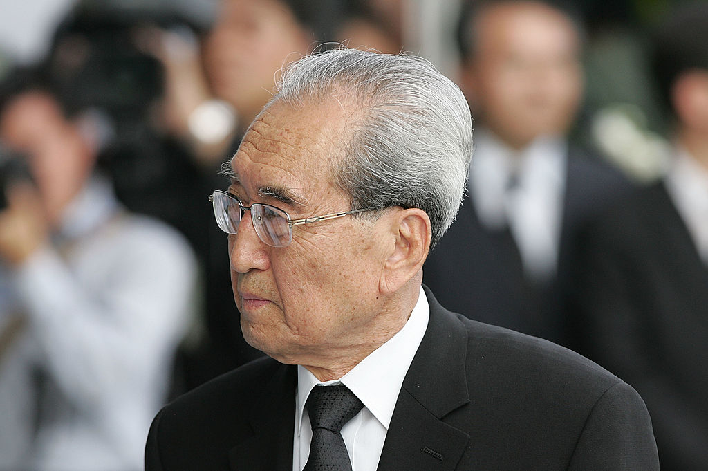 Kim Ki-nam tham dự lễ tưởng niệm cựu Tổng thống Hàn Quốc Kim Dae-jung tại Quốc hội Quốc gia ở Seoul, Hàn Quốc, vào ngày 21 tháng 8 năm 2009.