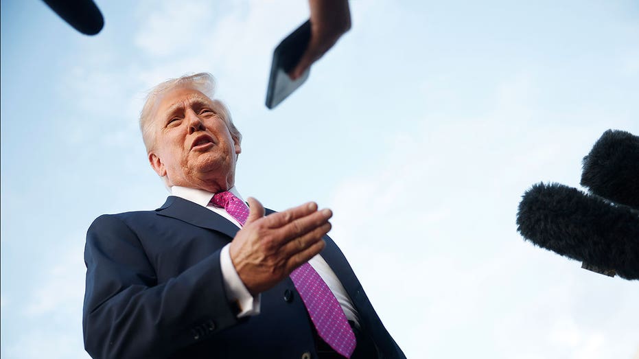 Trump yêu cầu các đồng minh NATO ngừng mua dầu Nga trước các lệnh trừng phạt mới của Mỹ