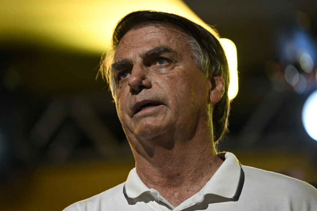巴西前總統賈伊爾·博索納羅於 2024 年 4 月 4 日在巴西戈亞尼亞參加自由黨的州會議。