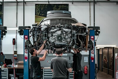 Engine installation ABT Audi RS7 Lgacy Edition with 1000 HP (PRNewsfoto/ABT Sportsline GmbH)