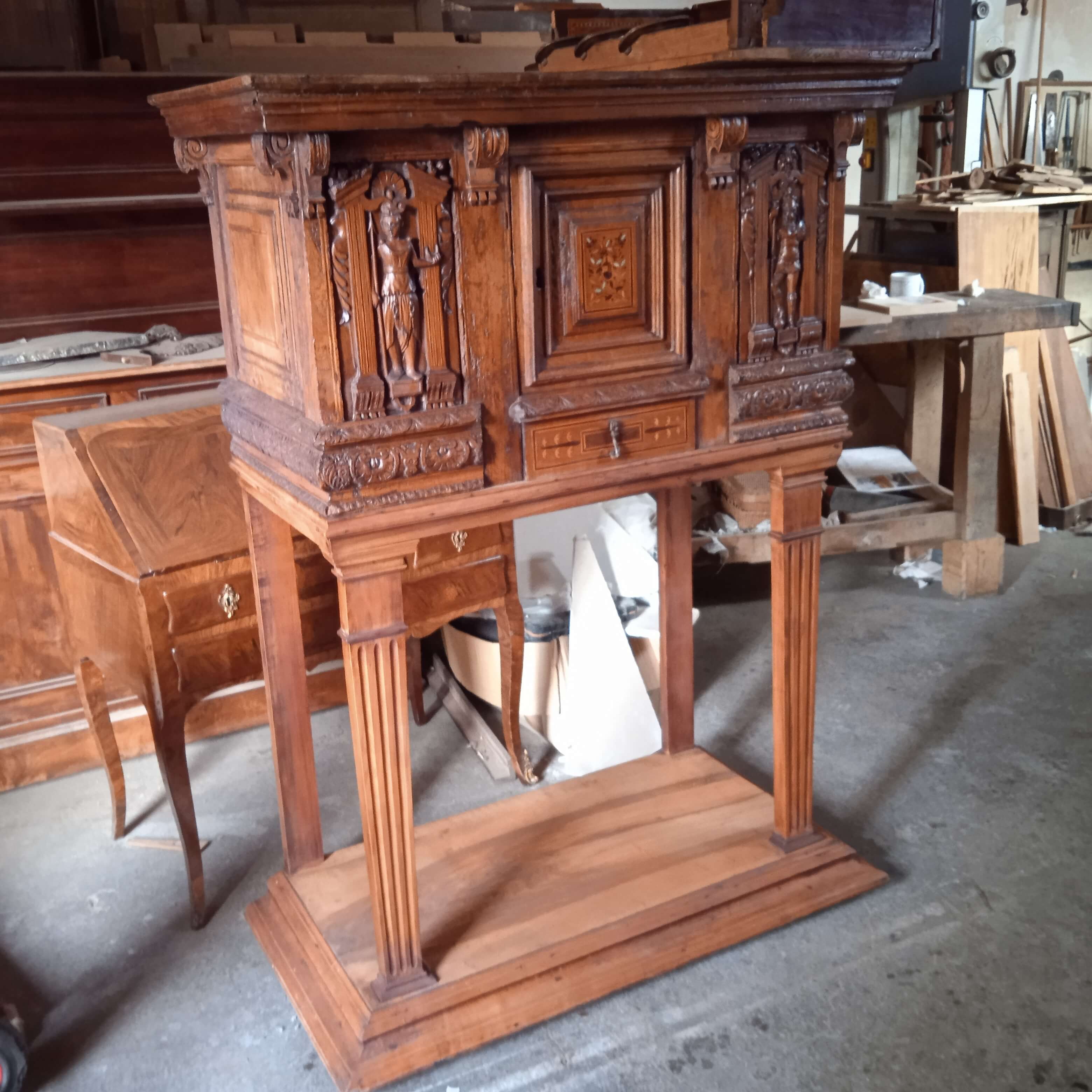 furniture.alt