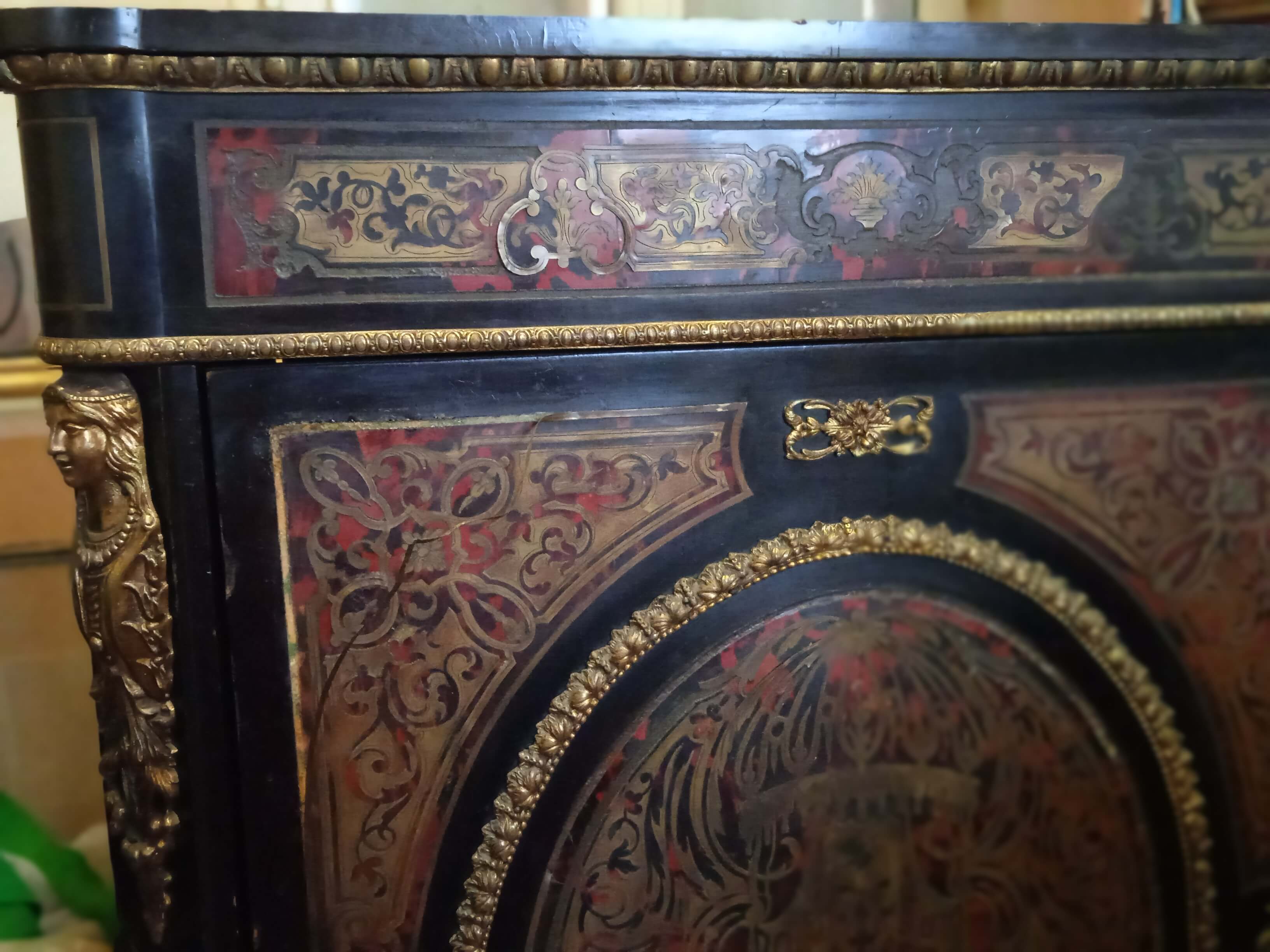 furniture.alt