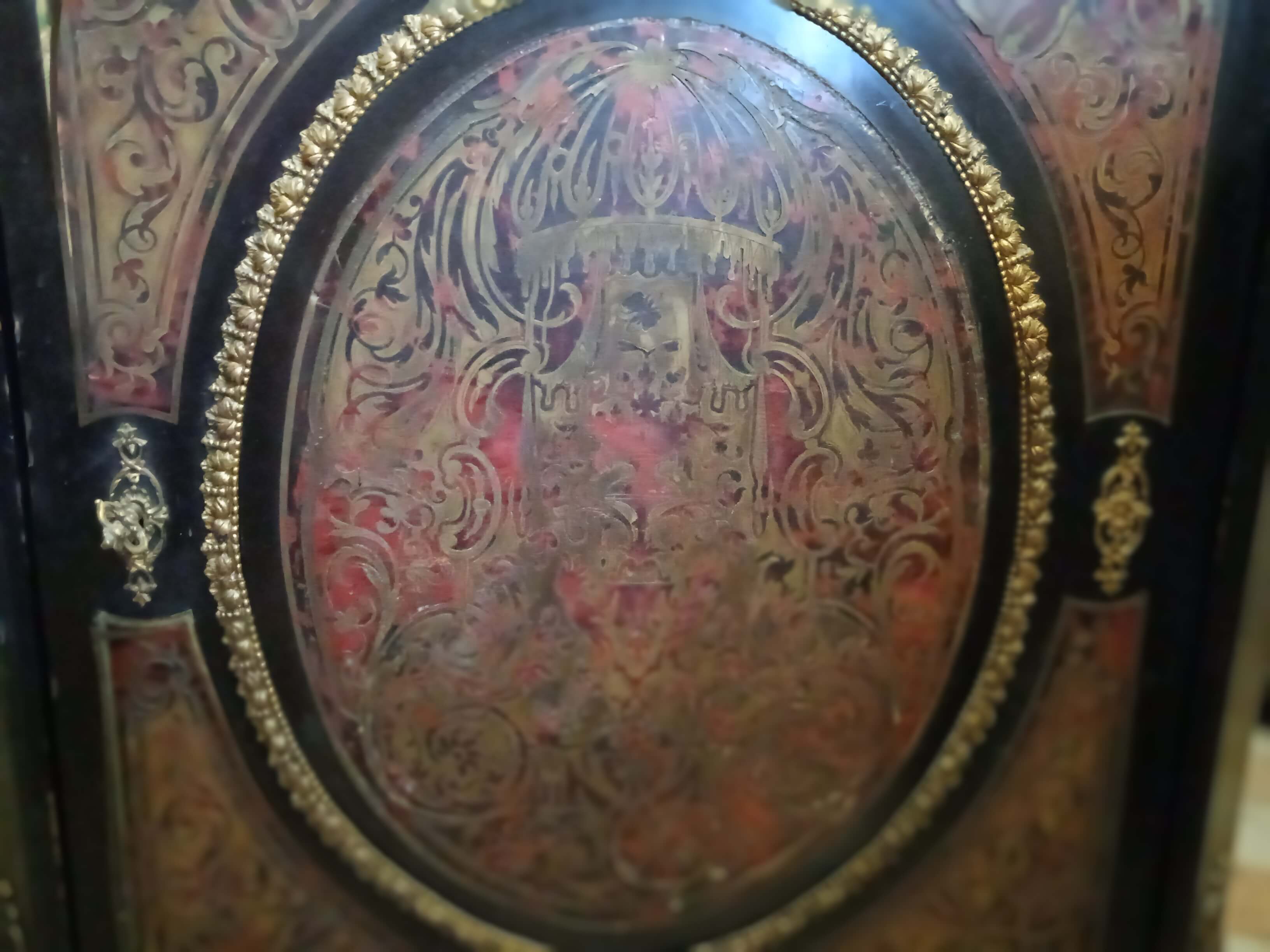 furniture.alt