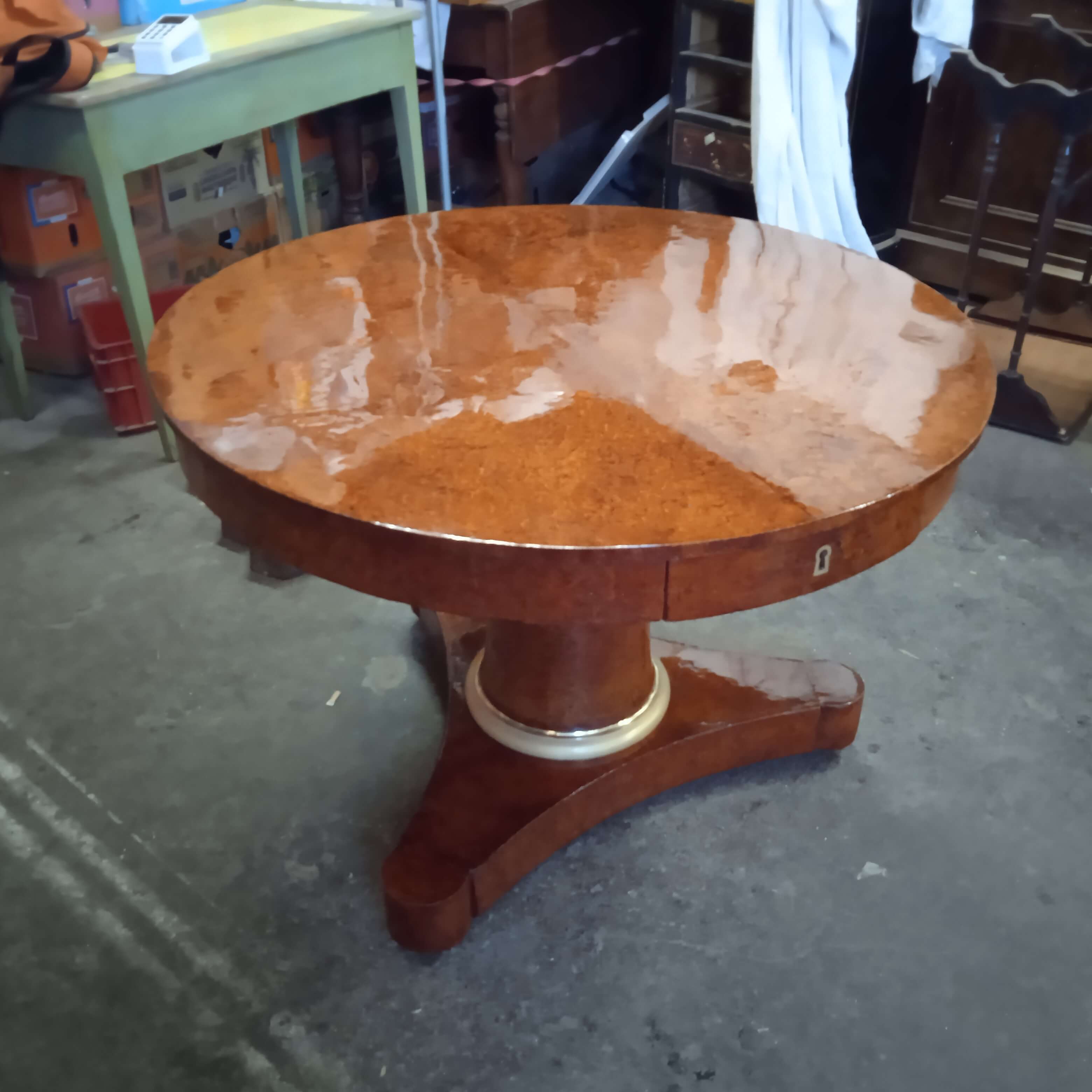 furniture.alt