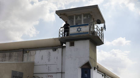 Penjaga Israel dituduh melakukan ‘hubungan intim’ dengan narapidana teroris