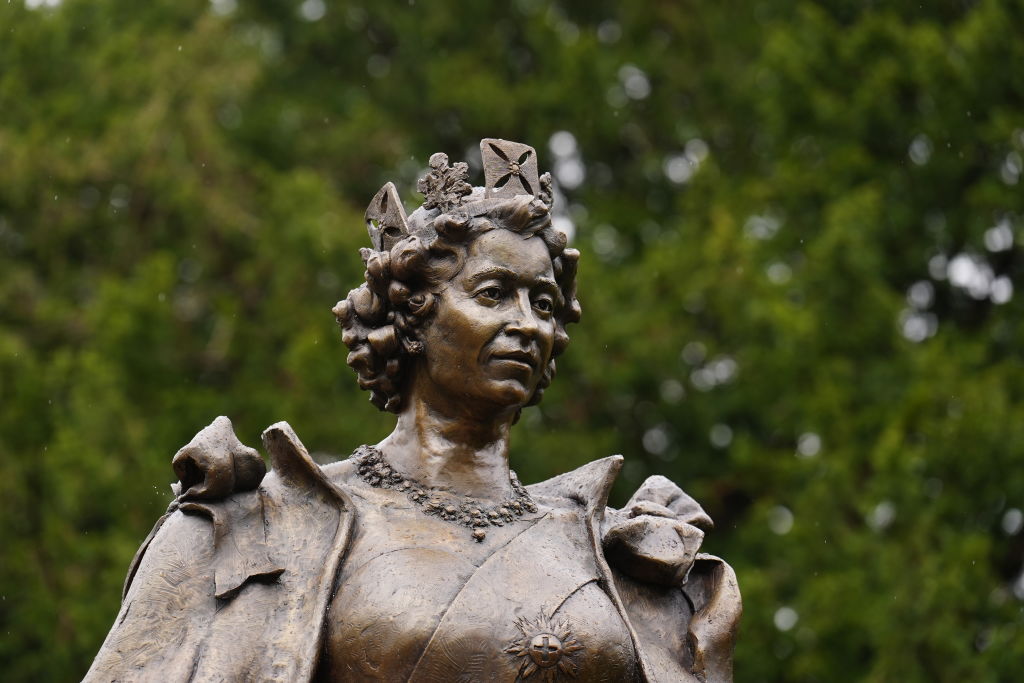 Patung Ratu Elizabeth II