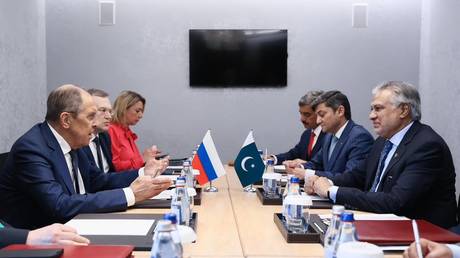 ລັຟຣັອຟ ປຶກສາກັບ ປາກິສຖານ ກ່ຽວກັບ ຄວາມເຄັ່ງຕຶງກັບ ອິນເດຍ