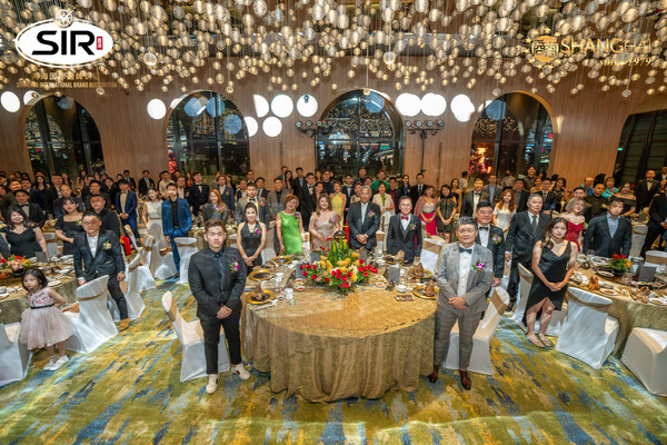 作為馬來西亞最具影響力的企業品牌認證會議,2023年上海國際品牌認證晚宴匯聚了馬來西亞和新加坡企業領袖以優雅的禮服共同見證企業成就。
