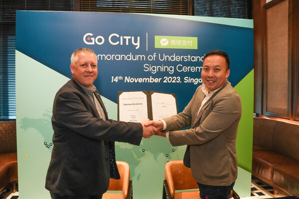 (Left to right) Neville Doe, Group Chief Financial Officer of Go City and Etienne Ng, Regional Director, Southeast Asia for Weixin Pay
