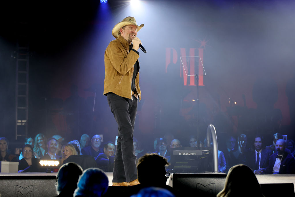 Toby Keith Receives BMI Icon Award at the 2022 BMI Country Awards