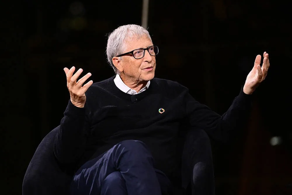 Gates Says a Kill Switch Is Not Enough: AI Needs Logs, Monitoring and Harder-Than-Nuclear Coordination