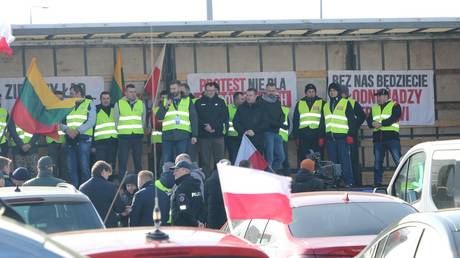 Nagsimula ang mga magsasaka ng Poland sa protesta sa border nito sa Lithuania