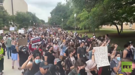 Dozens Arrested During Pro-Palestine Protests in the US (VIDEO)