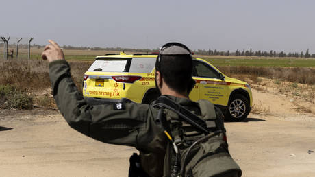Israel closes Gaza border crossing after Hamas launches rockets, killing 3 Israeli soldiers