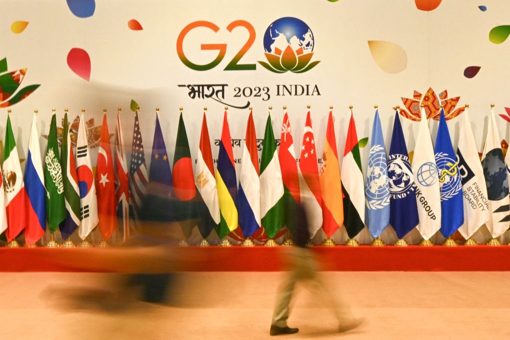 Mga watawat ng mga kalahok na bansa sa loob ng International media centre sa G20 venue, bago ang pagsisimula nito sa New Delhi noong Setyembre 7, 2023.