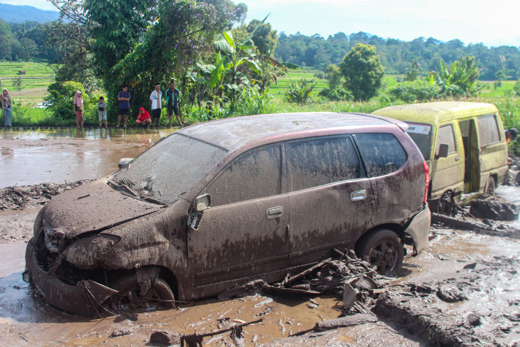 Hàng chục người thiệt mạng trong trận lũ quét ở Indonesia do dòng chảy bùn lạnh và lở đất từ núi lửa