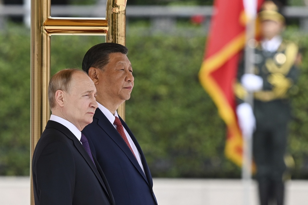 Chuyến thăm Trung Quốc của Vladimir Putin tràn ngập lễ nghi nhấn mạnh giới hạn của áp lực phương Tây