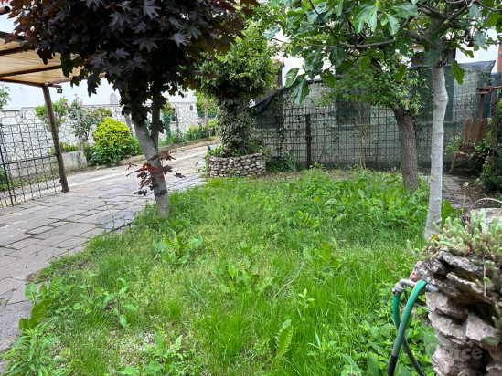 MIRANO PORZIONE DISPOSTA TUTTA AL PIANO PRIMO CON ACCESSO DA GIARDINO ESCLUSIVO foto-787519