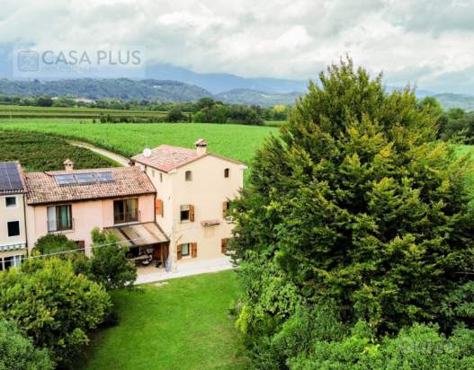 Rustico in vendita a Pieve del Grappa (Treviso) foto-1328265