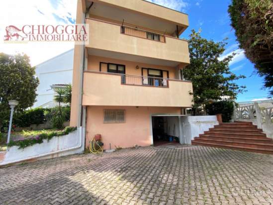 Trifamiliare in vendita a Chioggia (Venezia) foto-260052