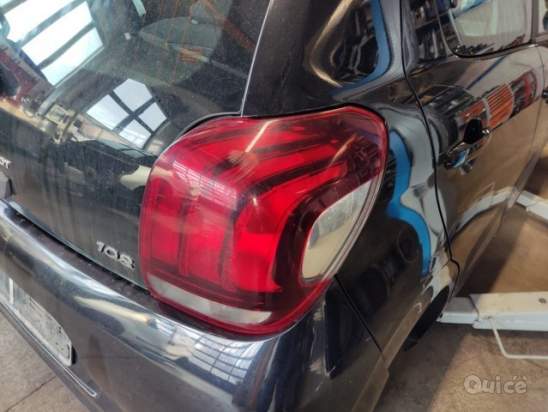 Fanale posteriore destro PEUGEOT 108  del 2016 foto-262419