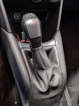 Ricambi PEUGEOT 208 1560cc HDI  del 2017 foto-1560714