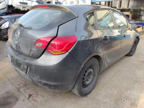 Ricambi OPEL ASTRA J 1686cc CDTI  del 2010 foto-1562902