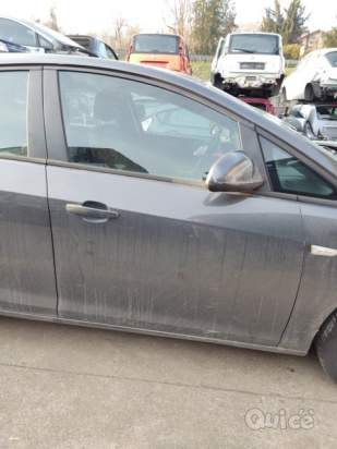 Ricambi OPEL ASTRA J 1686cc CDTI  del 2010 foto-1562897