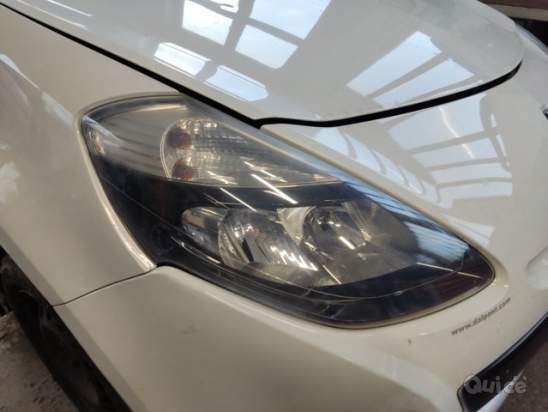 Proiettore destro RENAULT CLIO  del 2011 foto-1567627